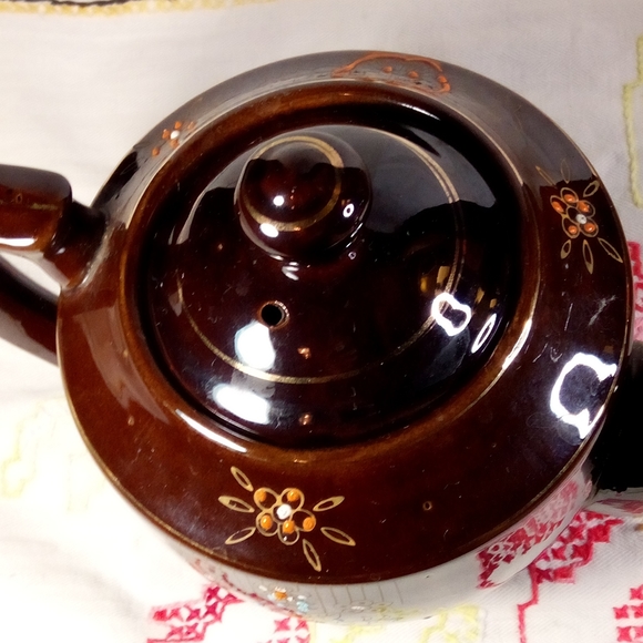 1960s Moriage Redware Teapots - Picture 12 of 16